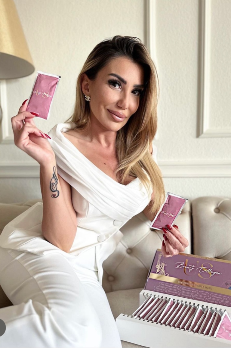 A lady with a US Beauty Collagen in hands